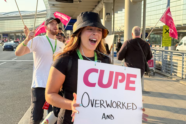 Canadian government moves to end Air Canada strike, seeks binding arbitration- Ảnh 3. Canadian government moves to end Air Canada strike, seeks binding arbitration- Ảnh 3.