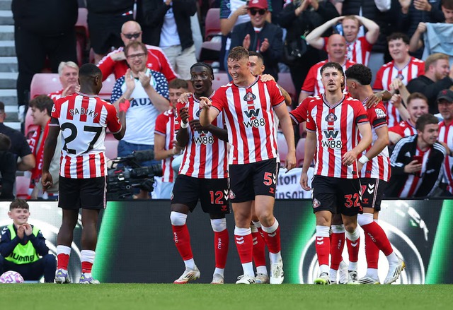 Dazzling double for Richarlison, winning return to Premier League for Sunderland- Ảnh 6. Dazzling double for Richarlison, winning return to Premier League for Sunderland- Ảnh 6.