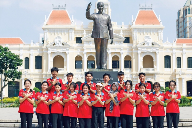 Theo bước chân lịch sử, 'chạm' dấu son hào hùng- Ảnh 9.