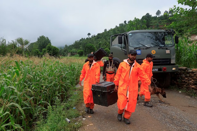 Pakistani villagers scared to go back to deluged homes after floods kill over 340 - Ảnh 4. Pakistani villagers scared to go back to deluged homes after floods kill over 340 - Ảnh 4.
