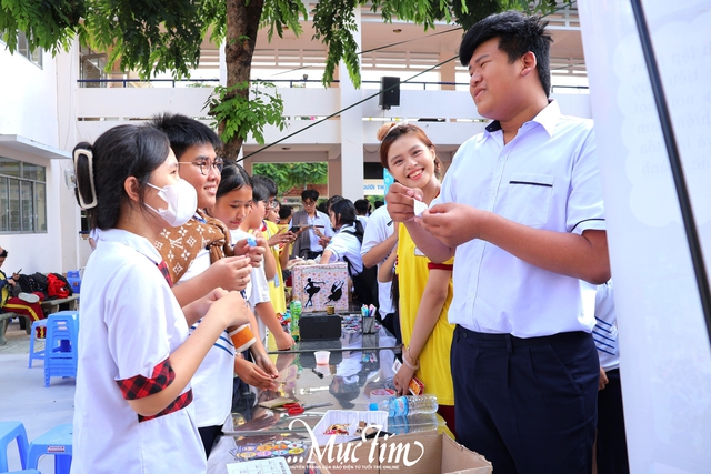 Học sinh Trường THPT Vĩnh Lộc nhảy random dance, làm quen các câu lạc bộ trong năm học mới- Ảnh 10.