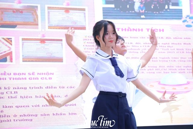 Học sinh Trường THPT Vĩnh Lộc nhảy random dance, làm quen các câu lạc bộ trong năm học mới- Ảnh 19.