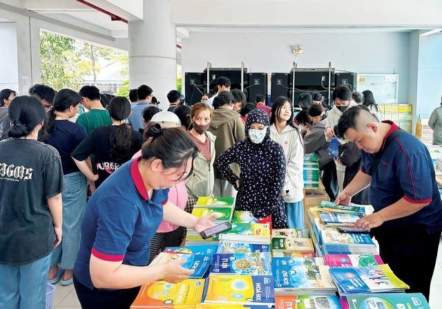 Bạn đã chuẩn bị đủ sách giáo khoa cho năm học mới chưa?- Ảnh 3.