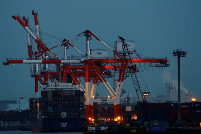 300% US chip tariff to push down Japan GDP by 0.42%: economist- Ảnh 1.