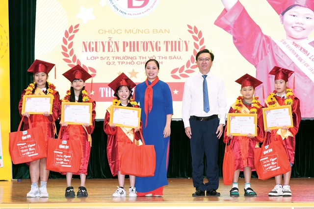 Rạng ngời hành trình tỏa sáng và tiếp nối - Ảnh 2.