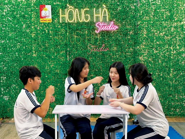 Rộn ràng năm học mới ở các trường qua ghi nhận của các phóng viên nhí- Ảnh 1.