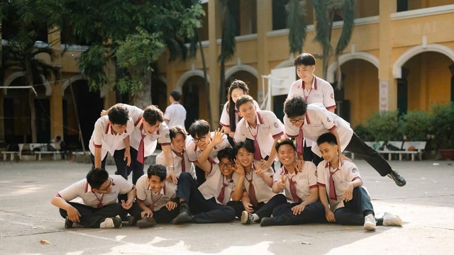 Đếm ngược giờ công bố điểm chuẩn: Sĩ tử 2k7 có tâm trạng ra sao?- Ảnh 1.