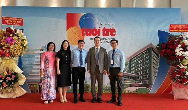 Diplomatic guests attend Tuoi Tre’s 50th anniversary celebration - Ảnh 5.