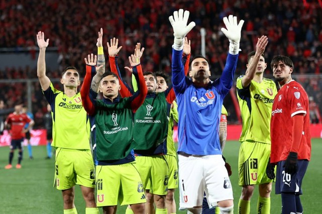 Chile, Argentina football fans trade blame over stadium violence - Ảnh 3. Chile, Argentina football fans trade blame over stadium violence - Ảnh 3.
