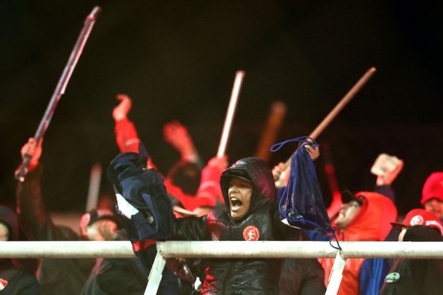 Chile, Argentina football fans trade blame over stadium violence - Ảnh 4. Chile, Argentina football fans trade blame over stadium violence - Ảnh 4.