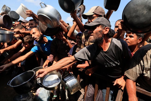 Gaza City officially in famine, with hunger spreading, says global hunger monitor - Ảnh 3.