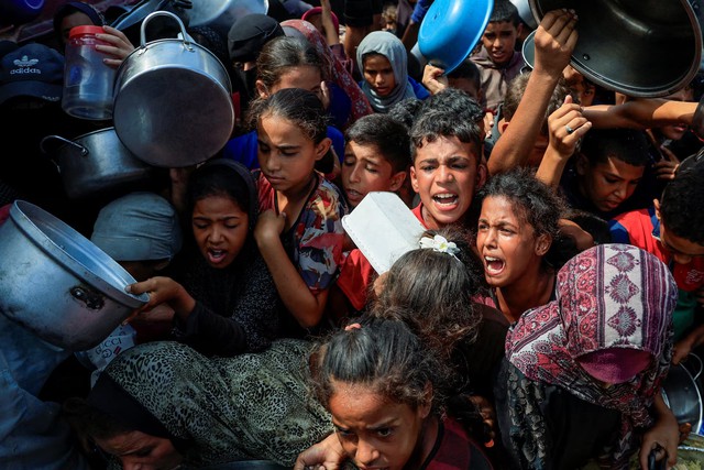 Gaza City officially in famine, with hunger spreading, says global hunger monitor - Ảnh 1.