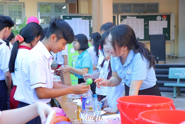 3 điều ấn tượng nhất tại ngày hội chào đón học sinh khối 10 Trường THPT Vĩnh Lộc B - Ảnh 15.