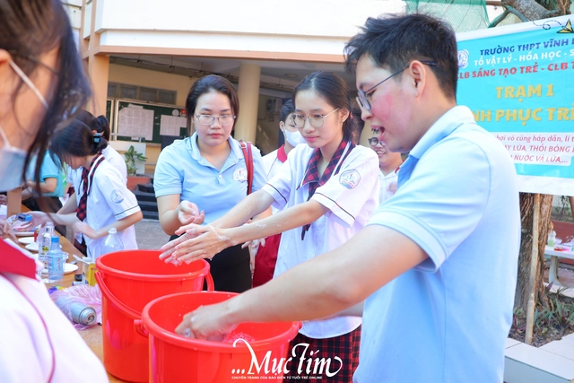 3 điều ấn tượng nhất tại ngày hội chào đón học sinh khối 10 Trường THPT Vĩnh Lộc B - Ảnh 16.