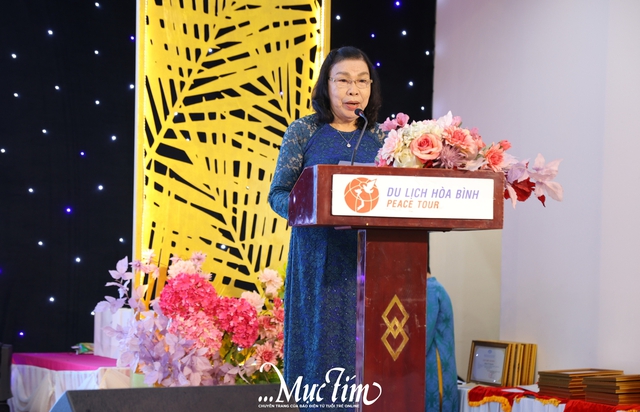 Hội Bảo vệ quyền trẻ em tổng kết 5 năm chương trình ‘Trao yêu thương - Nâng bước đến trường’ - Ảnh 3.