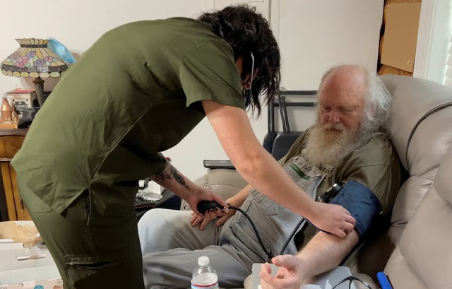 These workers built America's nuclear arsenal. Trump hit pause on their medical claims. - Ảnh 3.