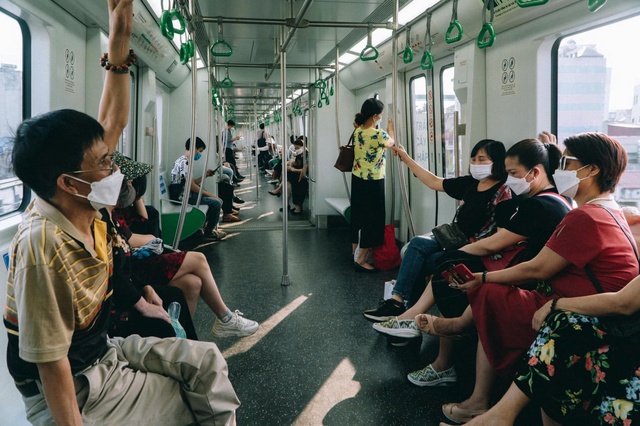 Hanoi to waive bus, metro fares during National Day holiday - Ảnh 1. Hanoi to waive bus, metro fares during National Day holiday - Ảnh 1.