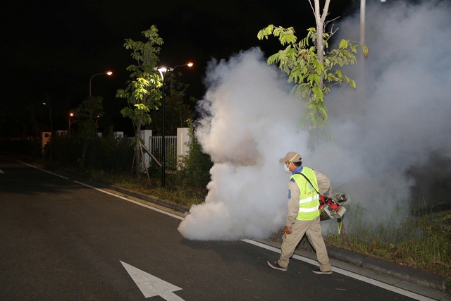 Hanoi steps up dengue fever, Chikungunya prevention ahead of National Day holidays - Ảnh 1.