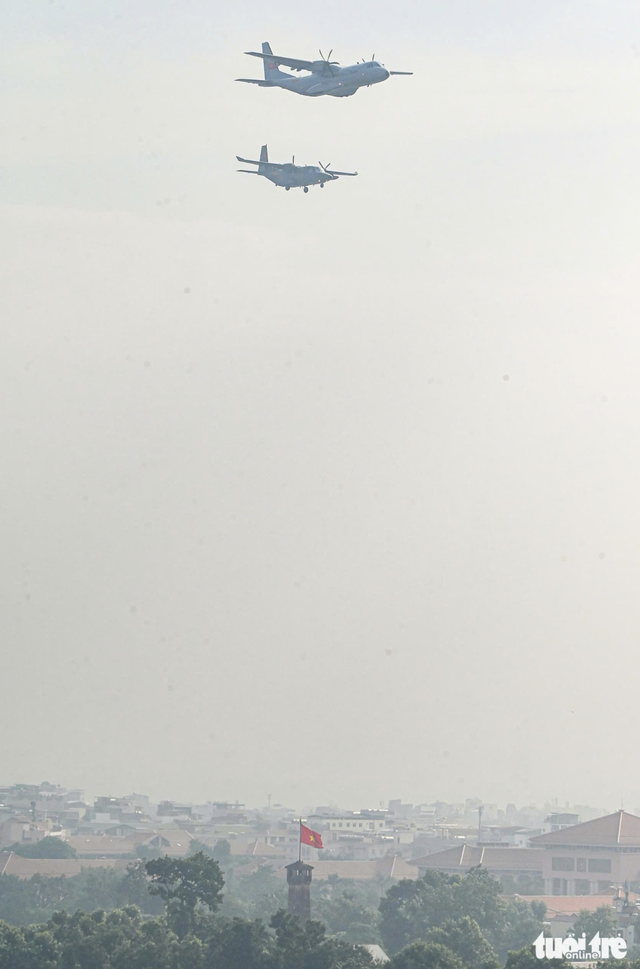 Spectacular aerial display over Hanoi’s Ba Dinh Square as preparation continues for National Day celebration
- Ảnh 5. Spectacular aerial display over Hanoi’s Ba Dinh Square as preparation continues for National Day celebration
- Ảnh 5.