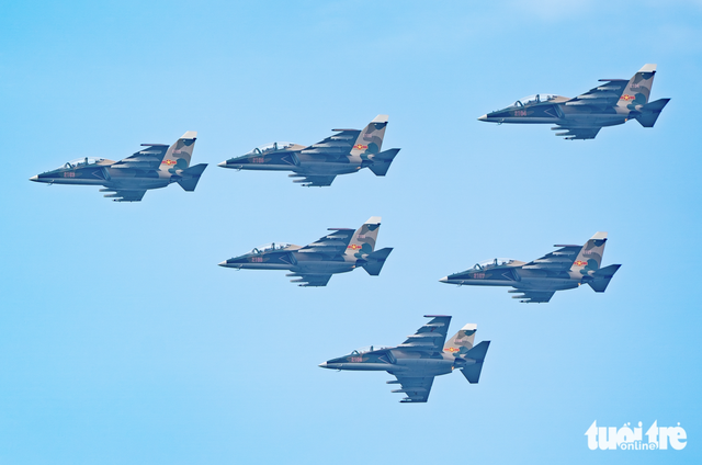 Spectacular aerial display over Hanoi’s Ba Dinh Square as preparation continues for National Day celebration
- Ảnh 6. Spectacular aerial display over Hanoi’s Ba Dinh Square as preparation continues for National Day celebration
- Ảnh 6.