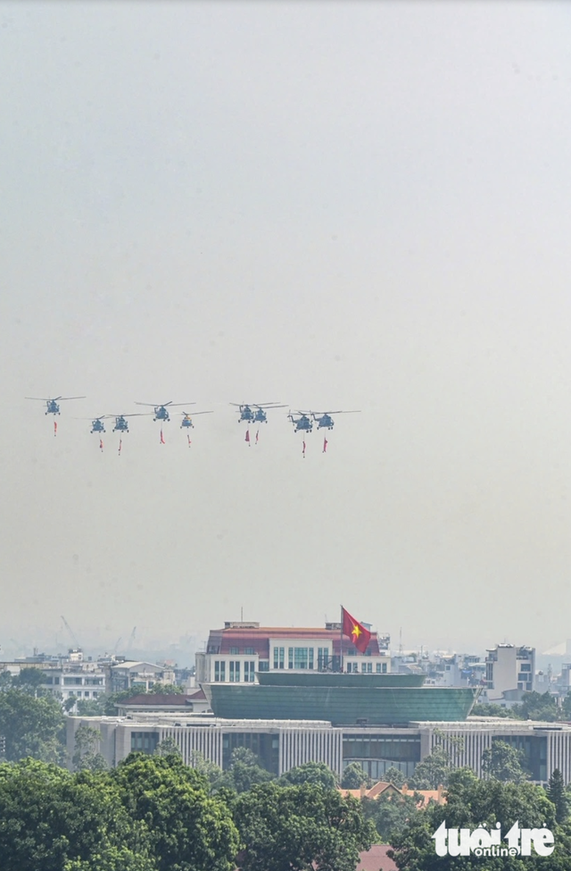 Spectacular aerial display over Hanoi’s Ba Dinh Square as preparation continues for National Day celebration
- Ảnh 14. Spectacular aerial display over Hanoi’s Ba Dinh Square as preparation continues for National Day celebration
- Ảnh 14.