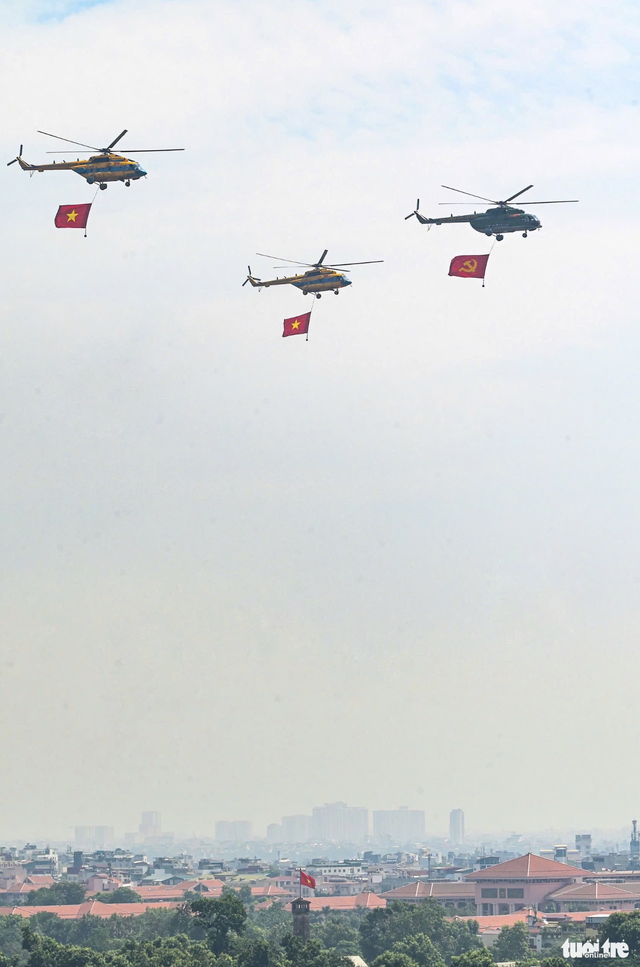 Spectacular aerial display over Hanoi’s Ba Dinh Square as preparation continues for National Day celebration
- Ảnh 16. Spectacular aerial display over Hanoi’s Ba Dinh Square as preparation continues for National Day celebration
- Ảnh 16.