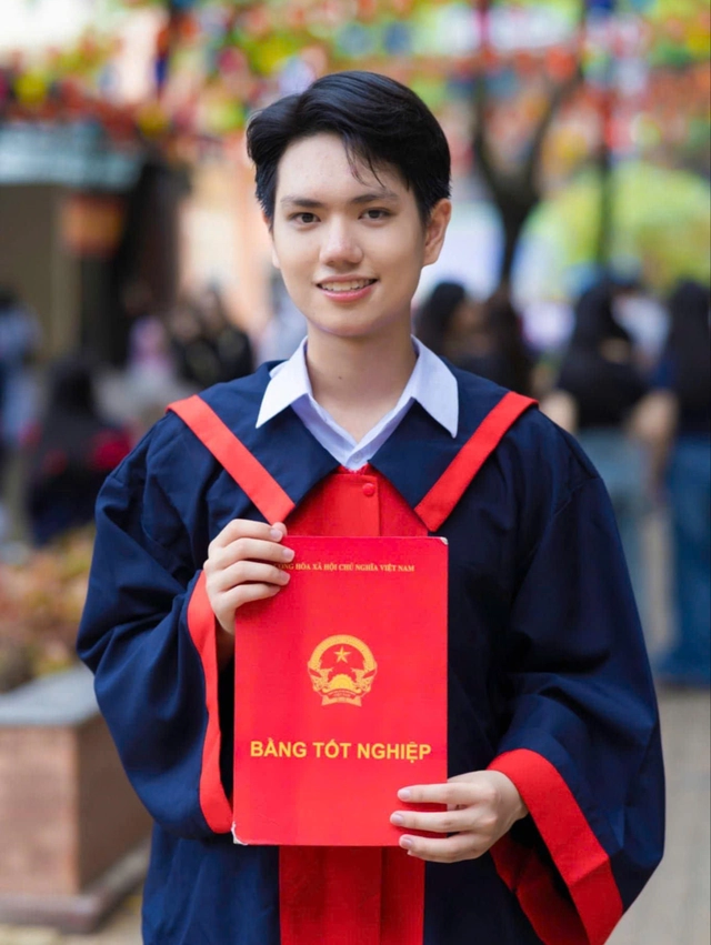 Thủ khoa, á khoa kỳ thi tốt nghiệp trở thành tân sinh viên trường đại học nào sau khi có điểm chuẩn 2025?- Ảnh 5.