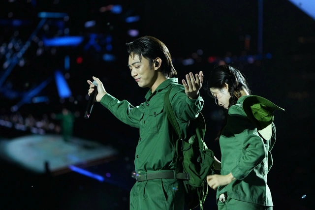 Diễn viên phim Mưa đỏ hòa giọng cùng Bùi Công Nam, Thanh Duy trong ca khúc siêu viral tại Concert Sao nhập ngũ 2025 - Ảnh 6.