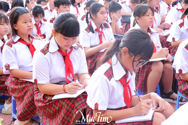 Học sinh Trường THCS Tân Quý Tây tìm hiểu ý nghĩa tên trường nhân dịp năm học mới - Ảnh 7.