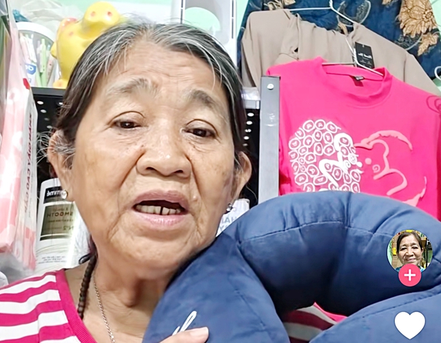 In Vietnam, elderly embrace late-night live streams to sell and connect- Ảnh 1. In Vietnam, elderly embrace late-night live streams to sell and connect- Ảnh 1.