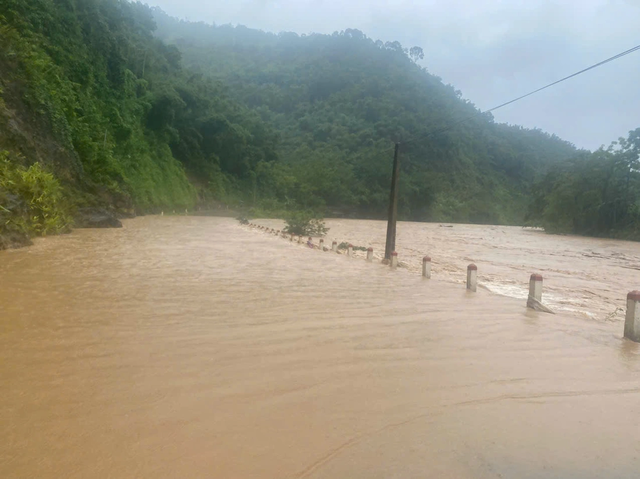Storm Kajiki leaves widespread destruction across north-central Vietnam- Ảnh 21. Storm Kajiki leaves widespread destruction across north-central Vietnam- Ảnh 21.