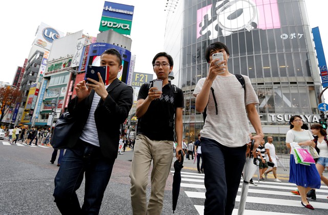 Central Japan city proposes daily smartphone use limit of 2 hours - Ảnh 1.