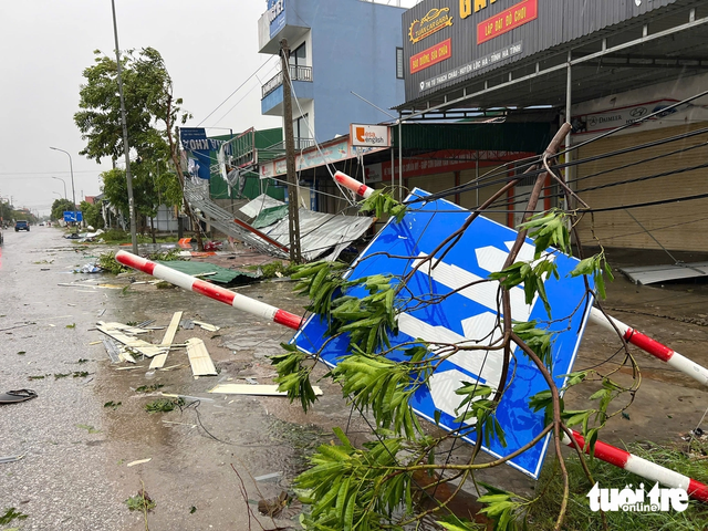 Storm Kajiki leaves widespread destruction across north-central Vietnam- Ảnh 8. Storm Kajiki leaves widespread destruction across north-central Vietnam- Ảnh 8.
