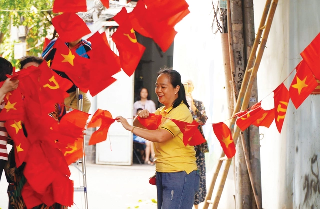 Thành phố rợp cờ hoa rộn ràng tết độc lập - Ảnh 5.