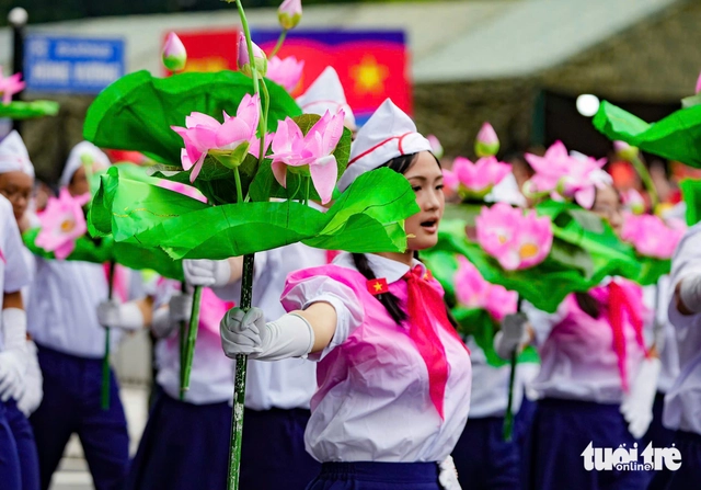 Biển người chờ xem sơ duyệt cấp Nhà nước diễu binh, diễu hành 80 năm Quốc khánh - Ảnh 1.