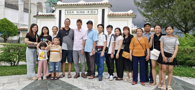 River cruises, countryside experiences and fireworks: Can Tho gears up for Vietnam’s National Day - Ảnh 1. River cruises, folk cakes and fireworks: Can Tho gears up for Vietnam’s National Day - Ảnh 1.