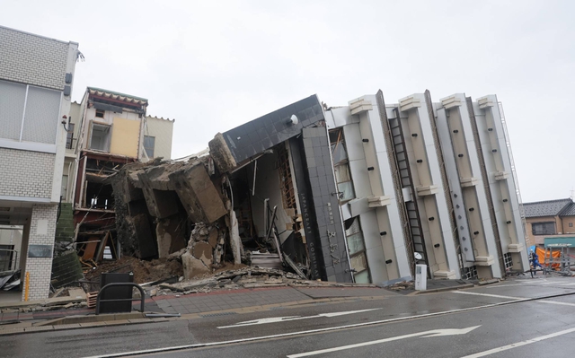 Japan to fund purchase of quake-sensitive breakers- Ảnh 1.
