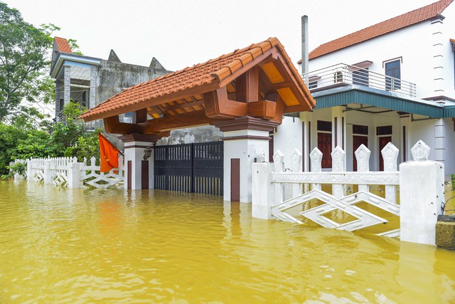Hundreds of homes flooded in Vietnam’s Thanh Hoa after storm Kajiki- Ảnh 3.