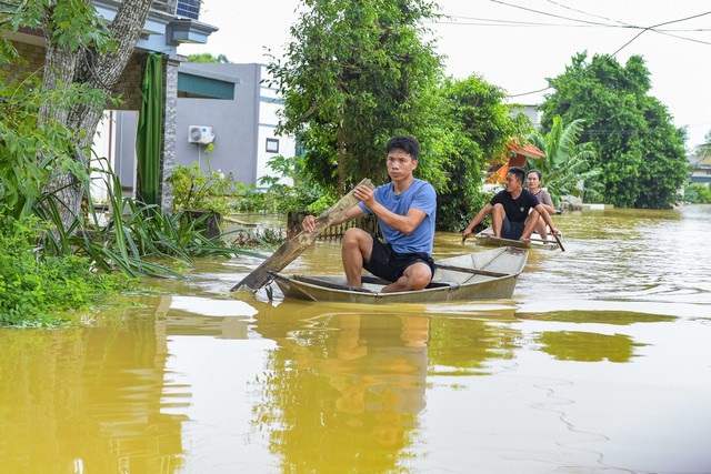 Hundreds of homes flooded in Vietnam’s Thanh Hoa after storm Kajiki- Ảnh 1.