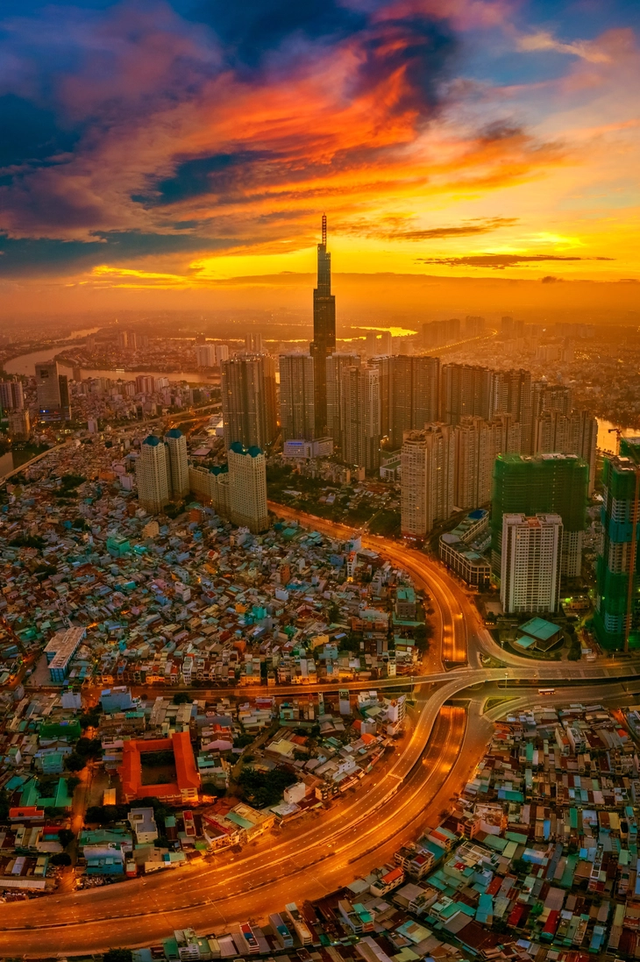 Photography exhibition highlights dynamic Ho Chi Minh City- Ảnh 4. Photography exhibition highlights dynamic Ho Chi Minh City- Ảnh 4.