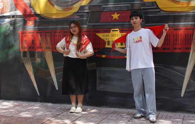 Gen Z TP.HCM rộn ràng check-in mừng Quốc khánh 2-9 - Ảnh 7.