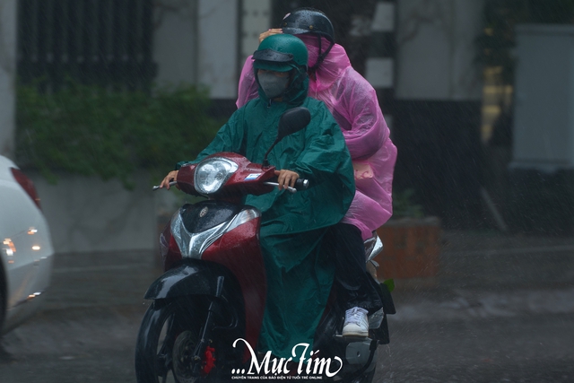 Thời tiết Hà Nội ngày 30-8: mưa rào buổi sáng, mưa to buổi chiều - Ảnh 1.