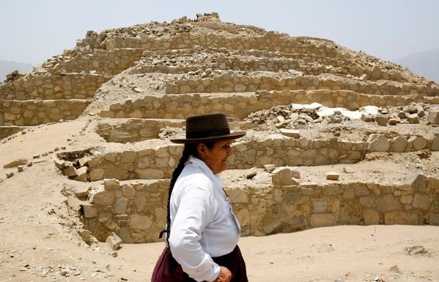 Toad sculpture in Peru reveals climate-driven collapse of ancient city - Ảnh 1.