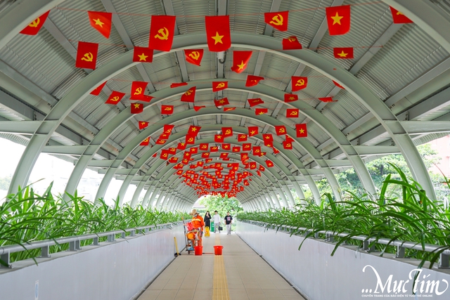 Lễ 2-9 đi metro miễn phí, khám phá loạt góc check-in đầy tự hào- Ảnh 6.