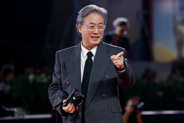 Park Chan-wook brings 20-year project on job insecurity to Venice - Ảnh 3.