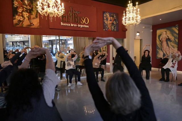 In Argentina, the tango keeps Parkinson's symptoms at bay - Ảnh 3.
