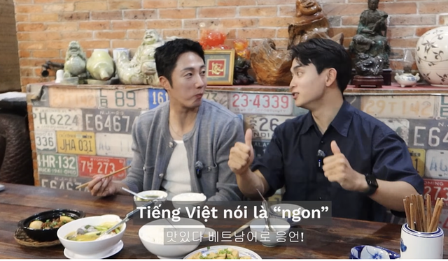 S.Korean actor Jung Il Woo falls in love with Vietnam’s sour fish soup - Ảnh 3.