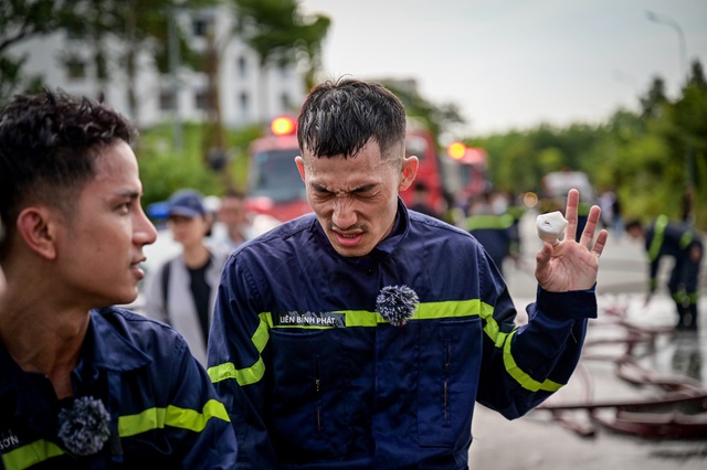 Chiến sĩ quả cảm tập 2: chạy đua với thời gian, Liên Bỉnh Phát bị thương- Ảnh 8.