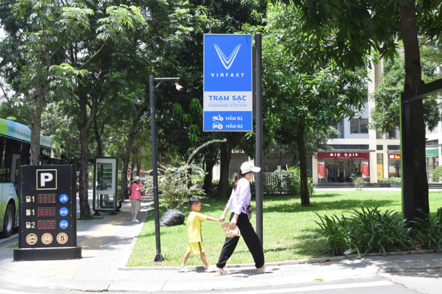 Many apartment buildings in Ho Chi Minh City start installing EV charging points
- Ảnh 3. Many apartment buildings in Ho Chi Minh City start installing EV charging points
- Ảnh 3.