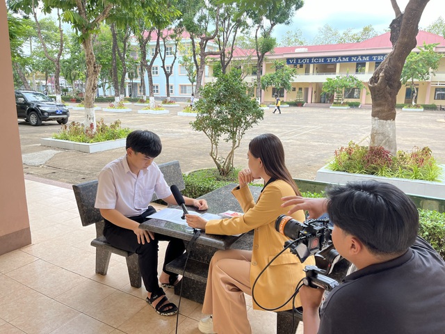 Mực Tím tuyển phóng viên, biên tập viên gen Z - Ảnh 2.